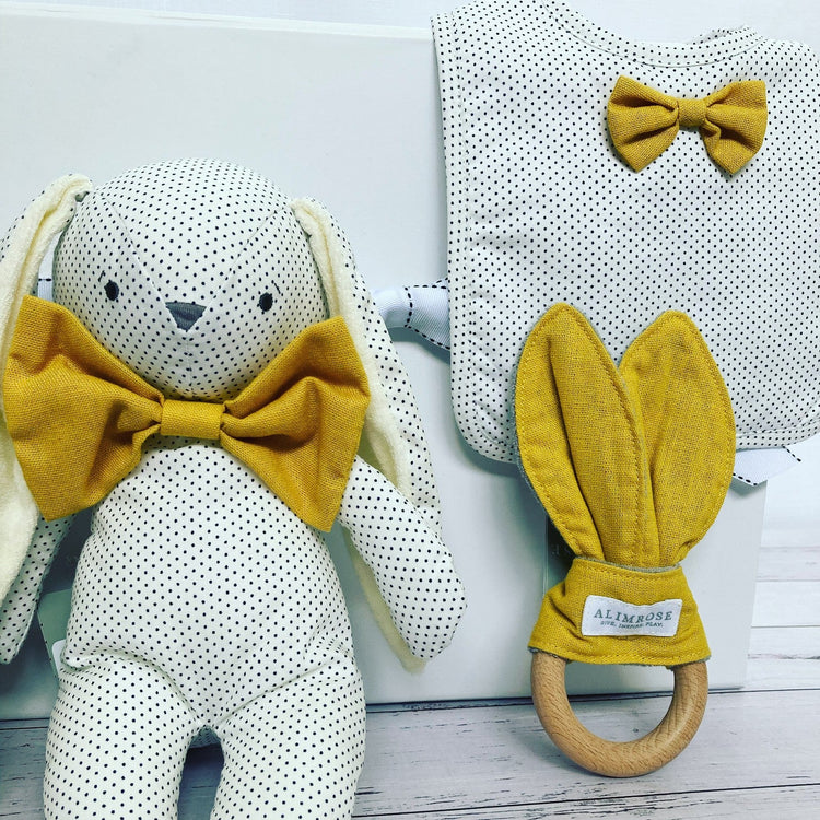 New baby gift hampers - baby boy or baby girl gift hampers with bunny toy, bath products and baby teething ring